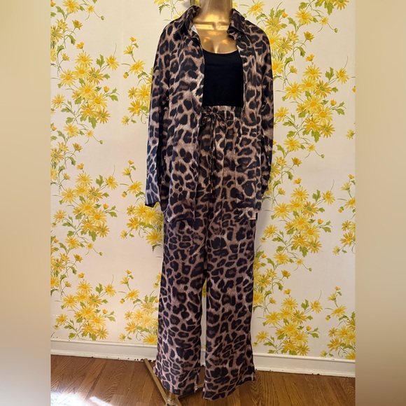 NWOT 2 piece Chic wild pants and shirt matching set Brown and Black size M - Picture 8 of 16